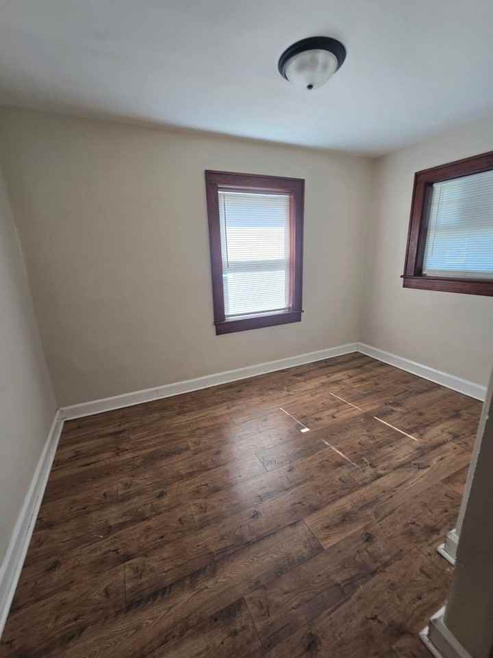 4310 E Michigan St - Photo 6 of 10