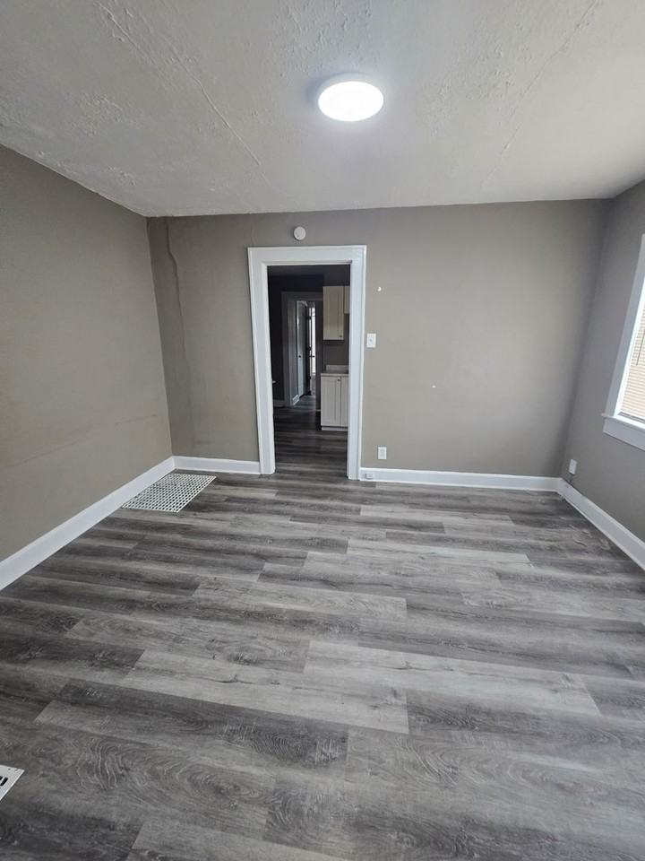 4312 E Michigan St - Photo 3 of 11