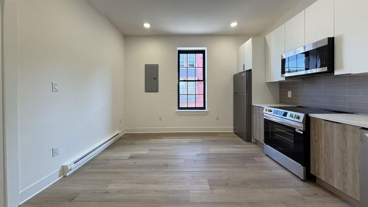 1720 N 24th St - Photo 7 of 25