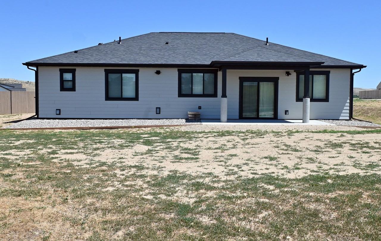 1495 Oxbow Dr - Photo 6 of 50