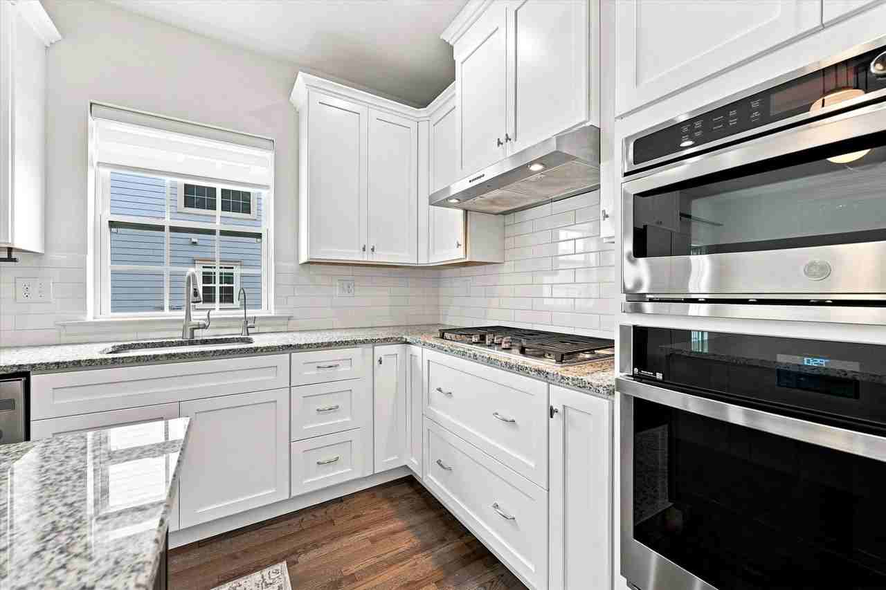 160 Shilling Ave - Photo 3 of 28