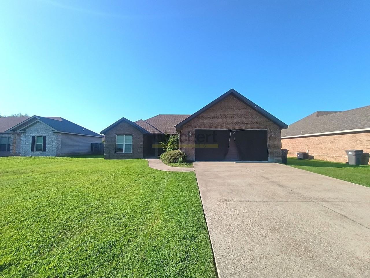 1112 Gregory Ct - Photo 2 of 20