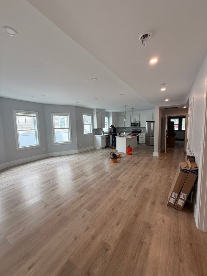 21 Holton St - Photo 2 of 14