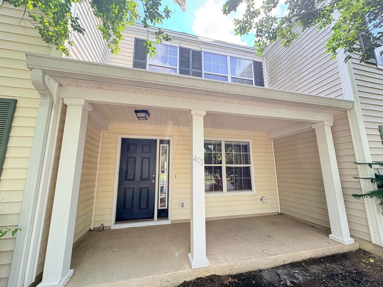 407 Lake Park Way - Photo 2 of 19