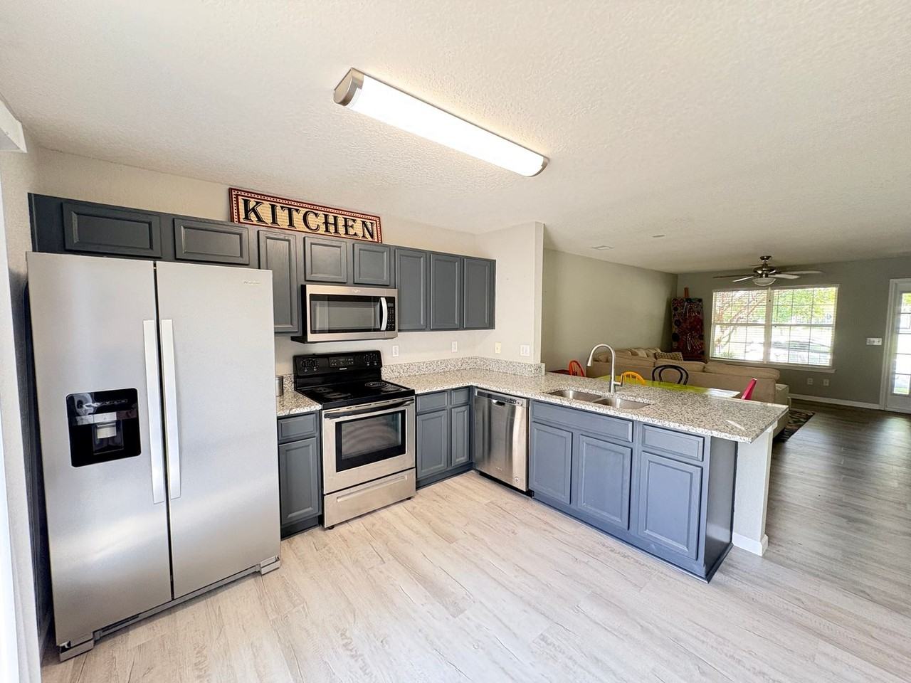 407 Lake Park Way - Photo 6 of 19