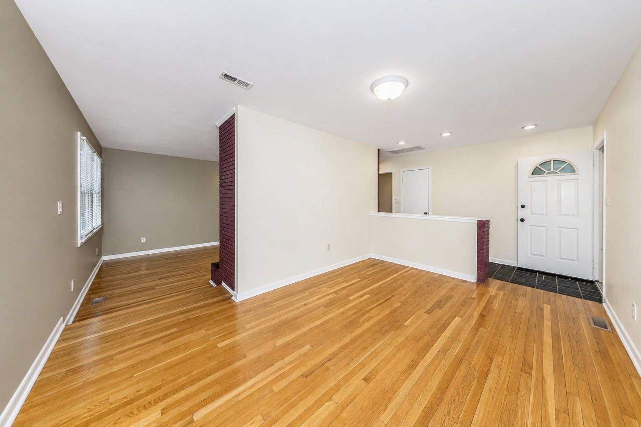 855 Catalina Dr - Photo 2 of 14