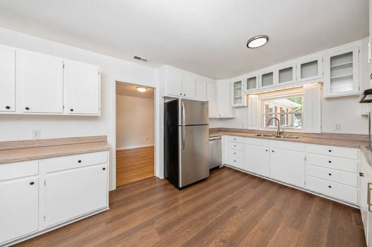 855 Catalina Dr - Photo 4 of 14