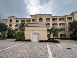 featured image of 13 Harbour Isle Dr W #PH02