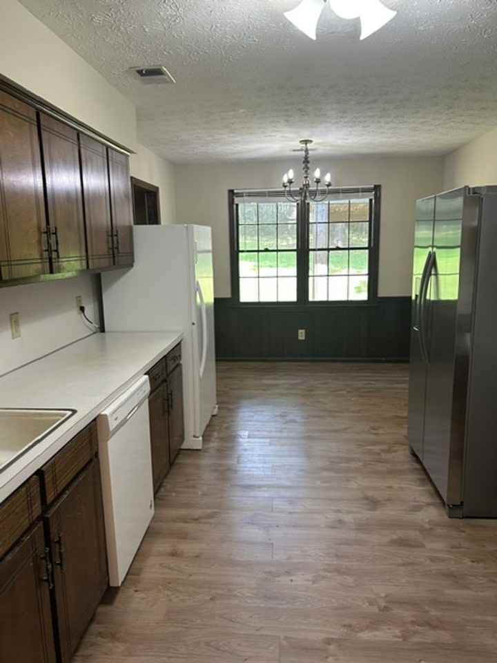 1441 Autumnridge Dr - Photo 5 of 17