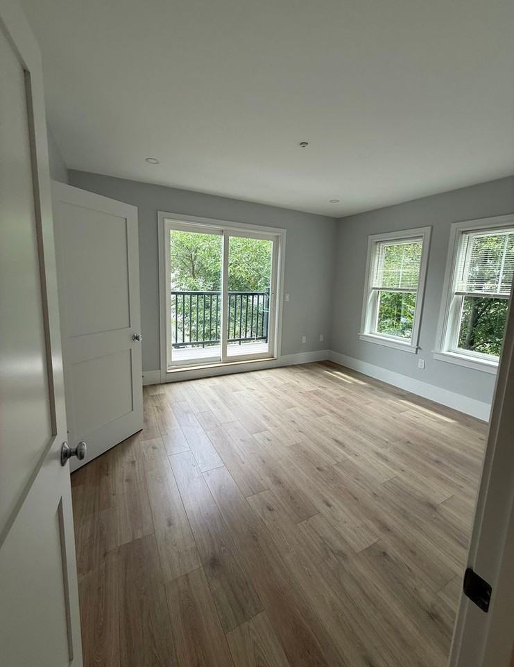 17 Holton St - Photo 3 of 16