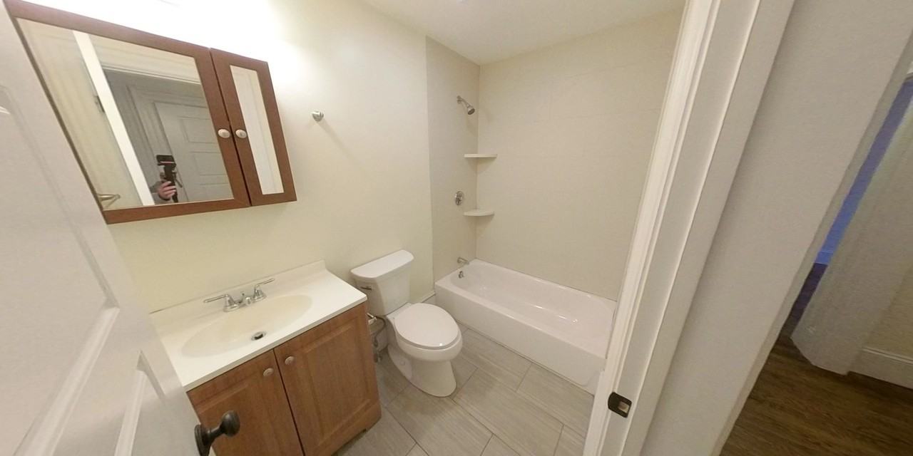 27 Commonwealth Ter - Photo 7 of 8