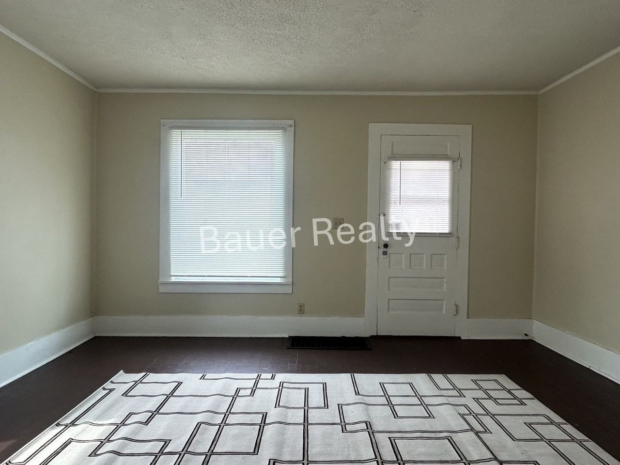 229 Ohio St - Photo 7 of 20