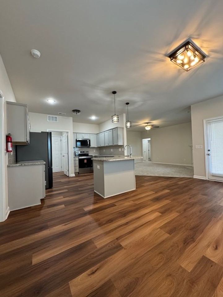 111 111 Kendall Farms Drive - Photo 4 of 23