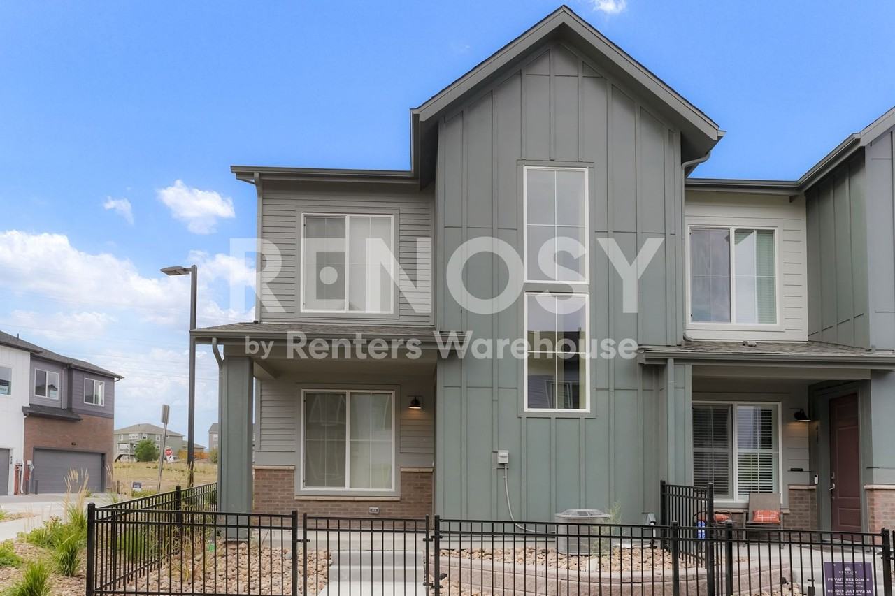 421 Millwall Cir - Photo 2 of 24