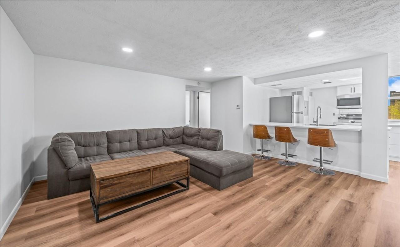 120 S 38th Ave - Photo 2 of 19