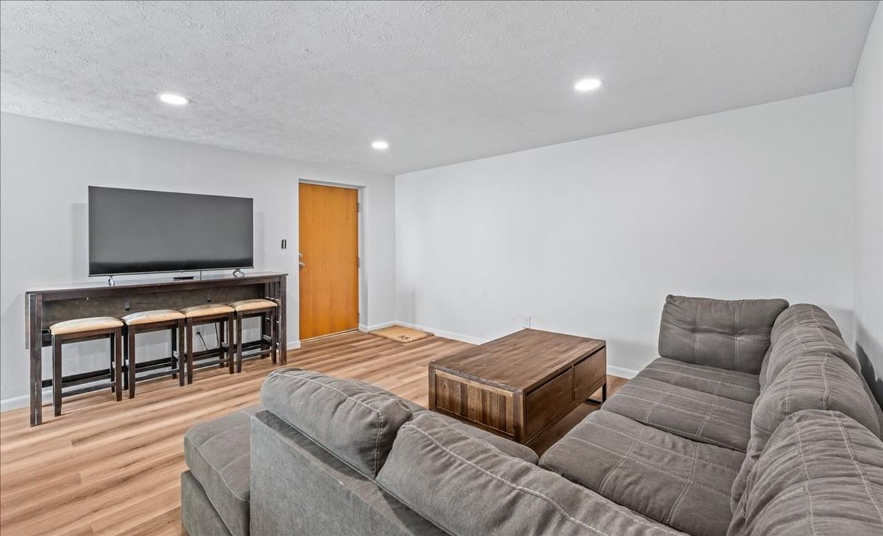 120 S 38th Ave - Photo 4 of 19
