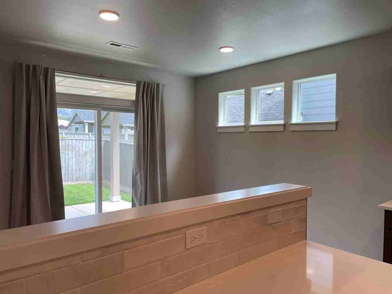 1131 Rutherford Dr - Photo 6 of 30