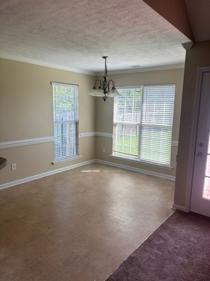 452 Lory Ln - Photo 4 of 10