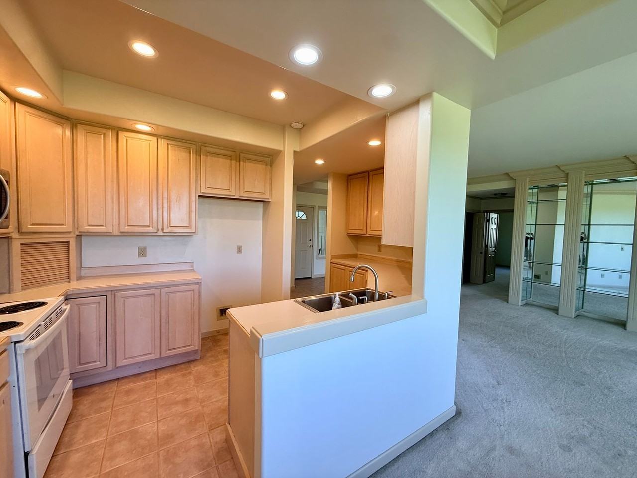 405 Overbrook Dr #9 - Photo 2 of 18