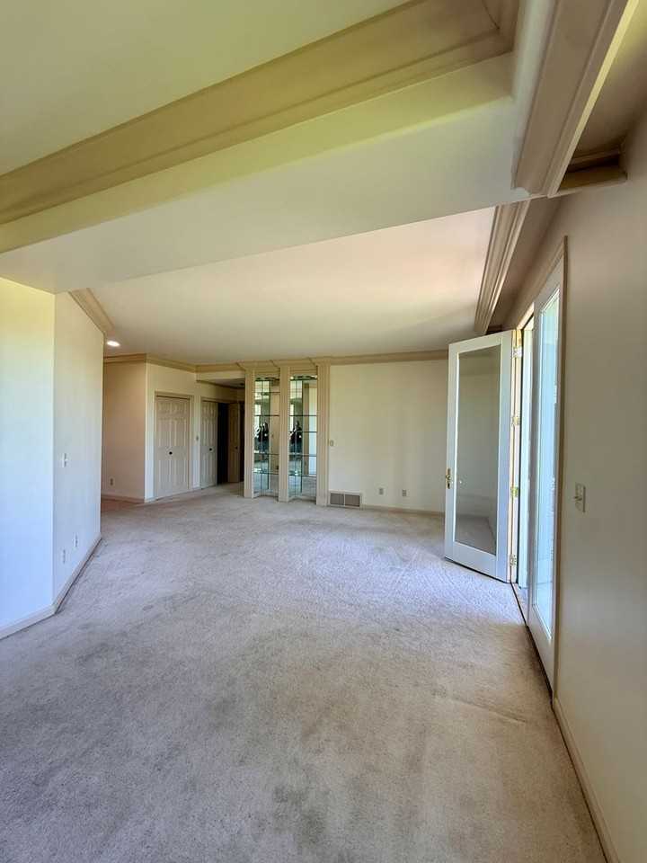 405 Overbrook Dr #9 - Photo 3 of 18