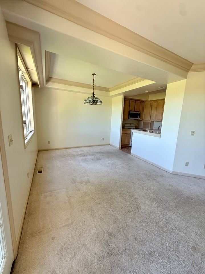 405 Overbrook Dr #9 - Photo 4 of 18