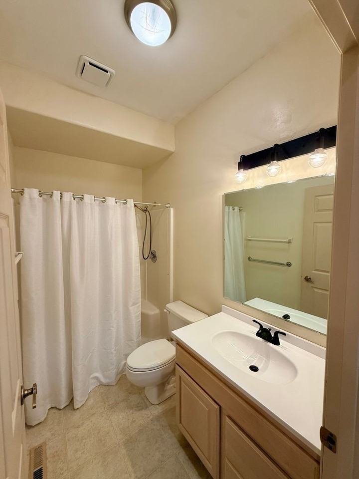 405 Overbrook Dr #9 - Photo 5 of 18