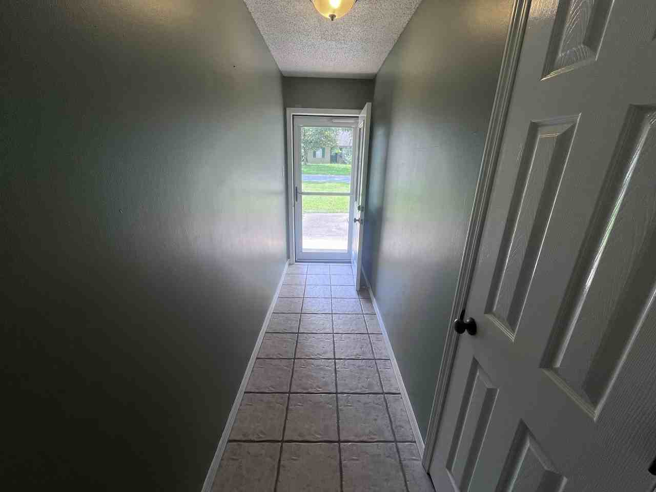 28 Burns Dr #1 - Photo 6 of 50