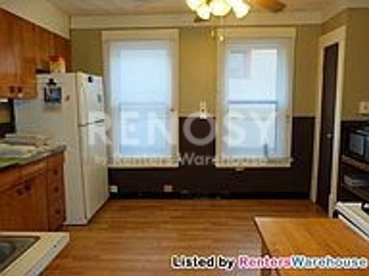 614 20th Ave Ne - Photo 7 of 11