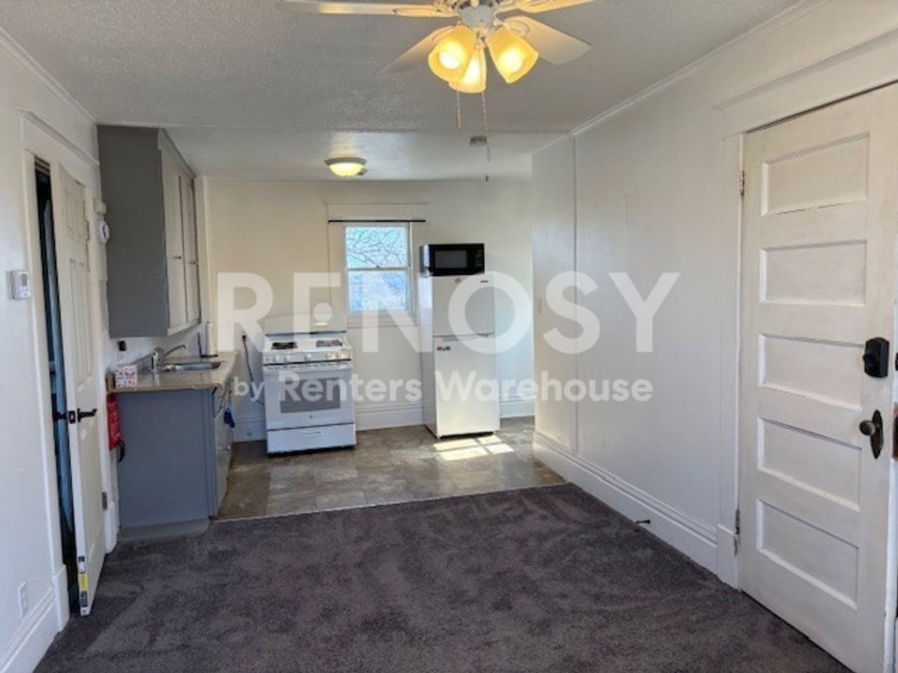 617 2nd Ave S - Photo 2 of 3