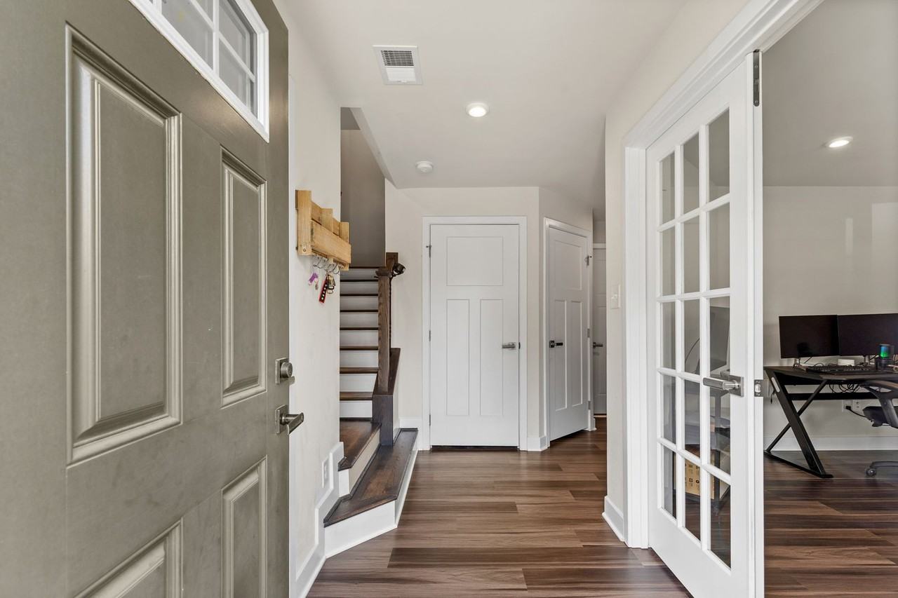 11194 Winding Brook Terrace Dr - Photo 3 of 50
