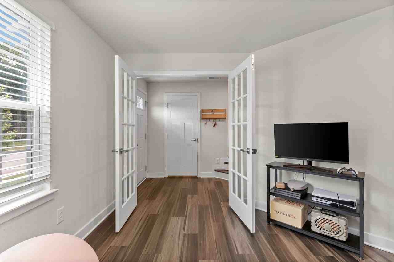 11194 Winding Brook Terrace Dr - Photo 5 of 50