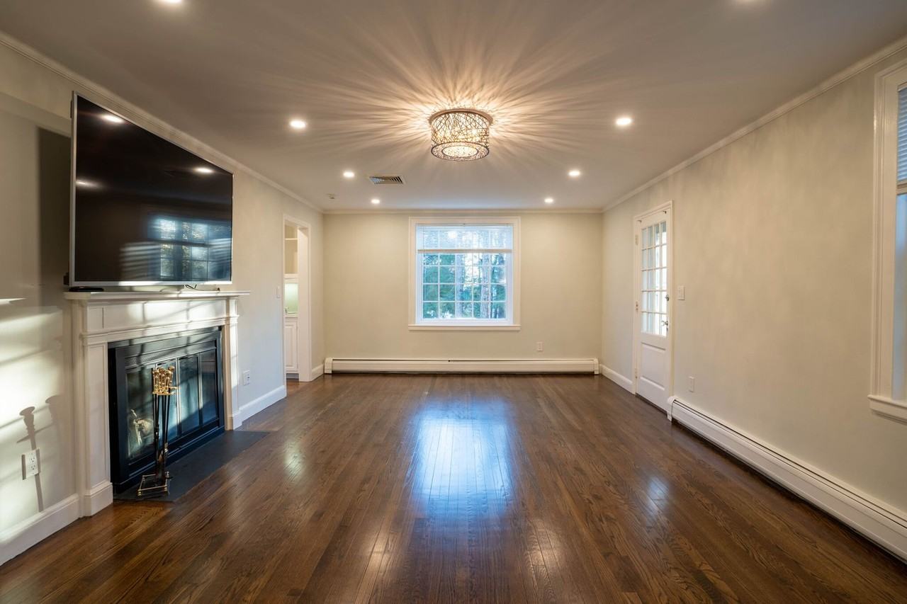 46 Puddingstone Ln - Photo 4 of 17