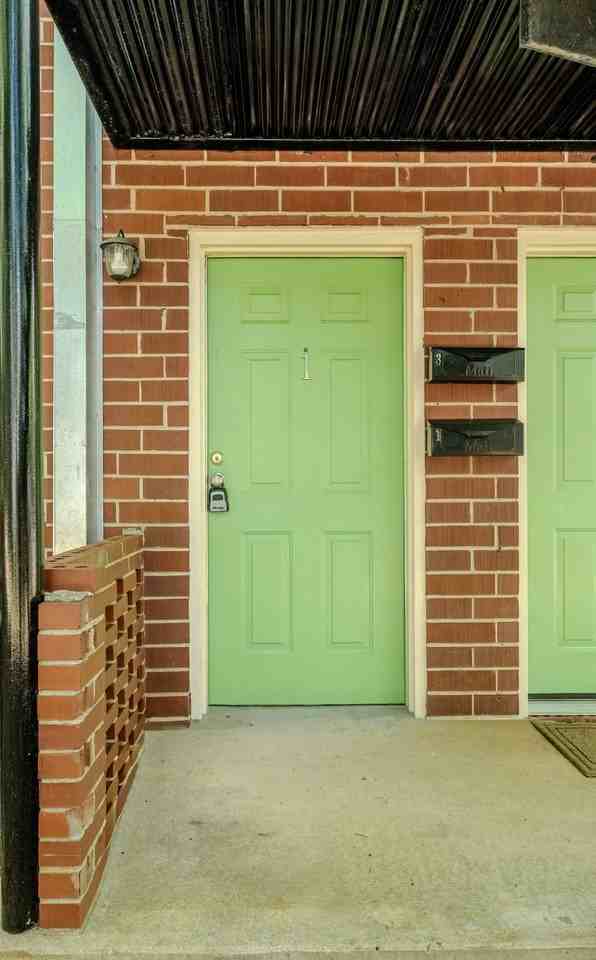 2BR on UGA Bus Route – Minutes from UGA & Downtown Athens - Photo 2 of 12