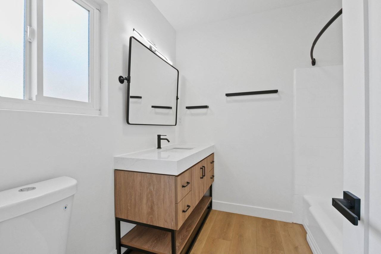 401 Washington - Photo 3 of 10