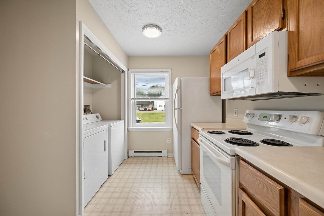 1135 W Washington St #1 - Photo 5 of 18