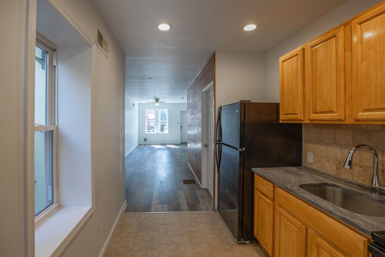 17 E Ashmead St #0 - Photo 2 of 20