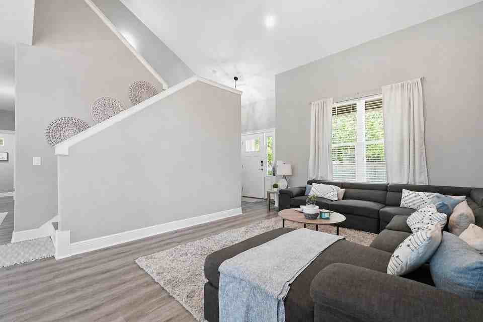 2331 Hadleigh Hills Ct #1 - Photo 6 of 32