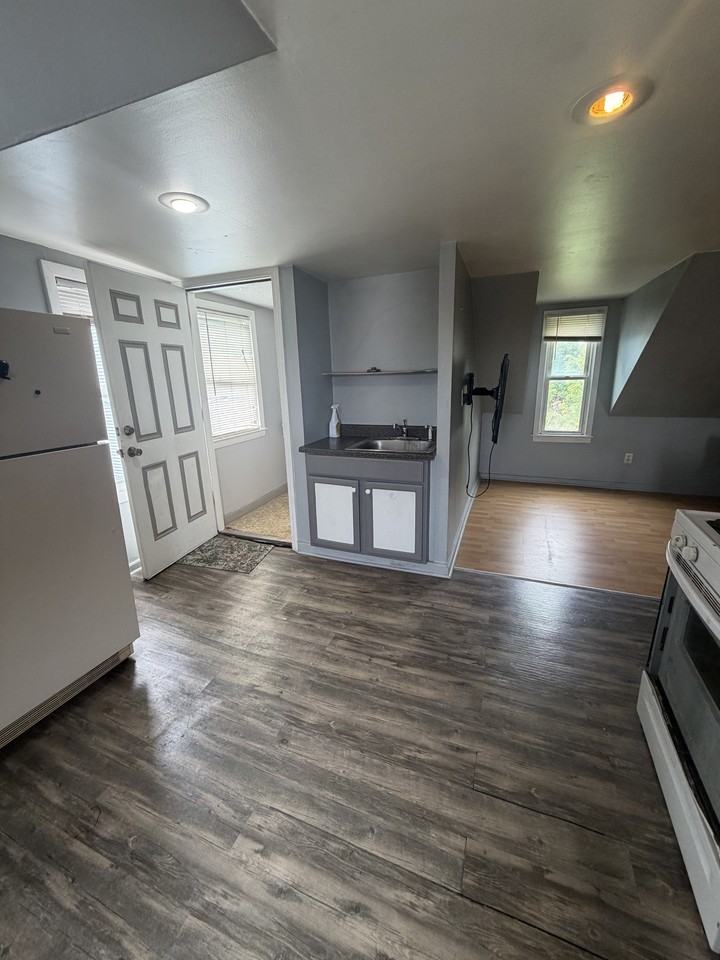 199 Belleville Ave #3 - Photo 2 of 5