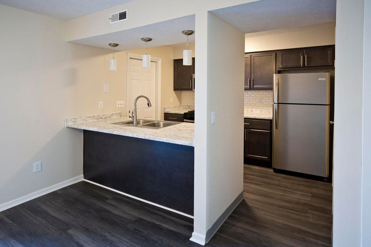 Park Club Townhomes - Photo 3 of 24