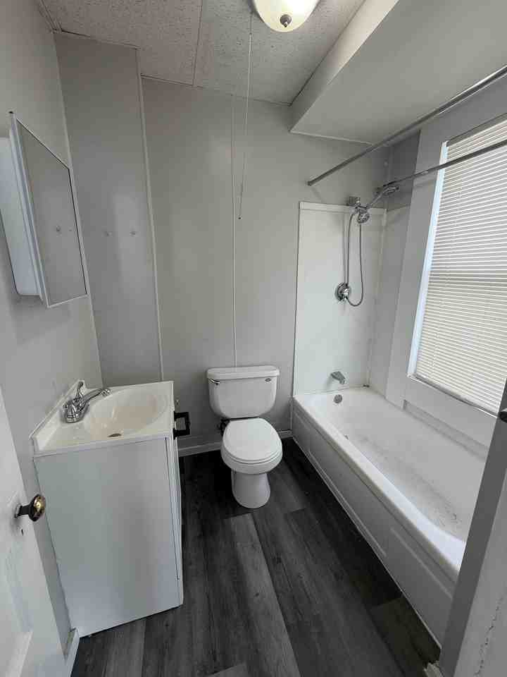 276 Collette St Apt 2w #2W - Photo 6 of 6