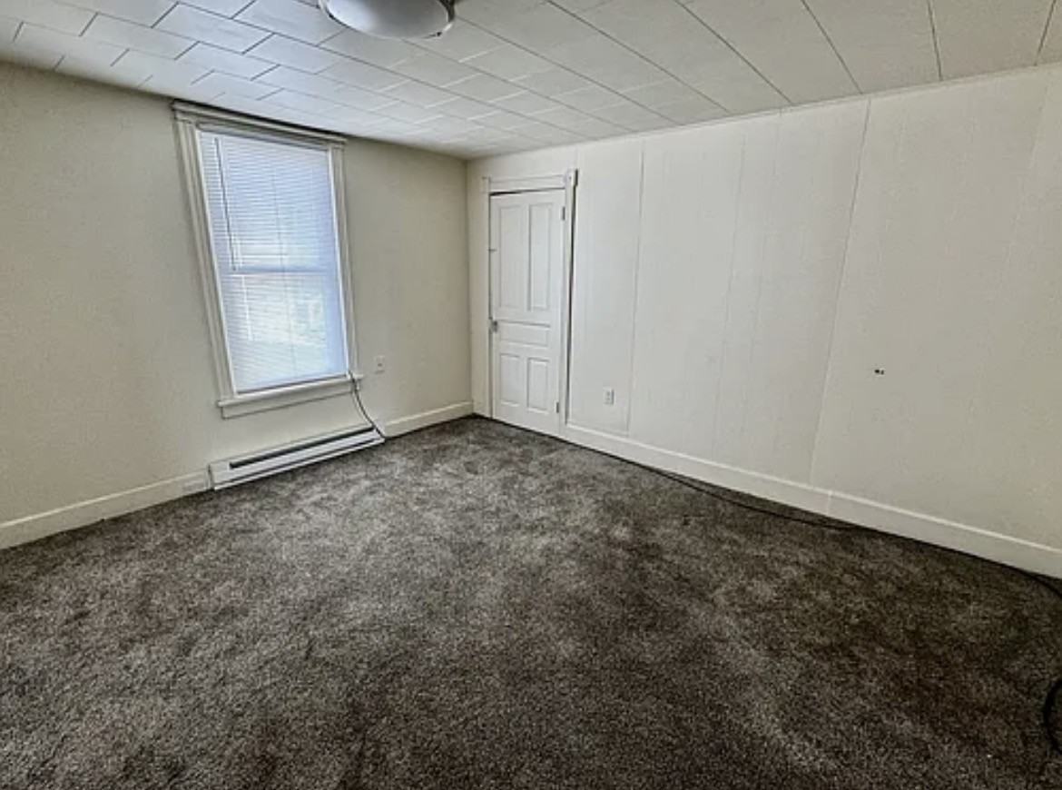 335 S Wood St #3 - Photo 3 of 6
