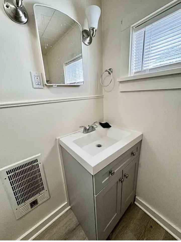 335 S Wood St #3 - Photo 5 of 6