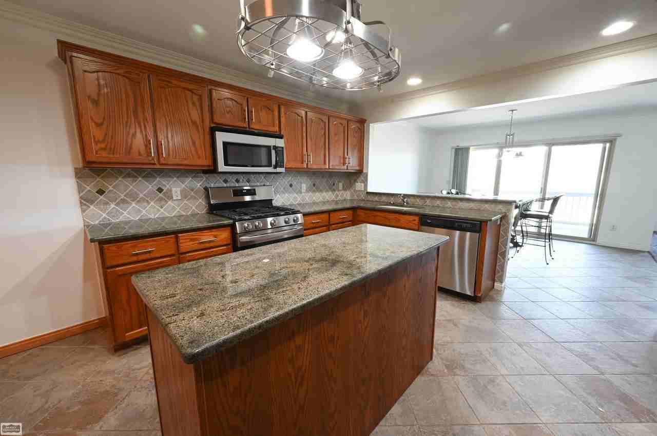 28777 Berwick Ct #1 - Photo 7 of 34