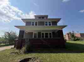 featured image of 626 E Dayton St #1