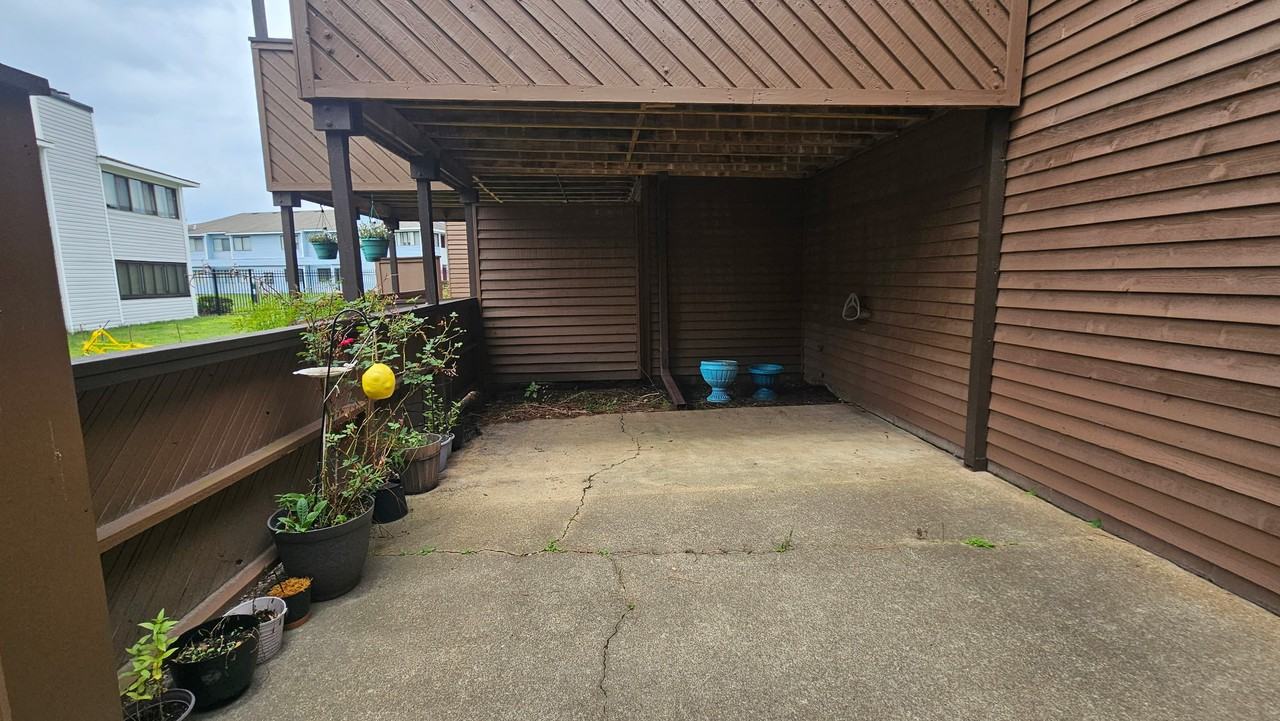 450 Abbotsleigh Ct #1 - Photo 3 of 16
