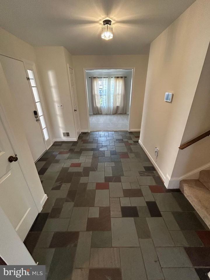 3816 Ridgelea Dr #1 - Photo 2 of 25