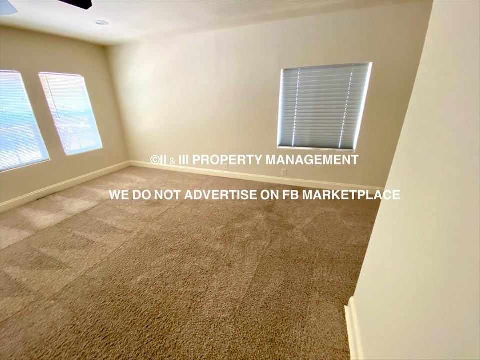 512 W 86th St, Kansas City, MO 64114 #1 - Photo 4 of 36