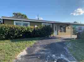 featured image of 2720 Nw 25th St #1