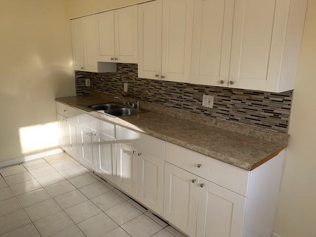 2720 Nw 25th St #1 - Photo 3 of 10