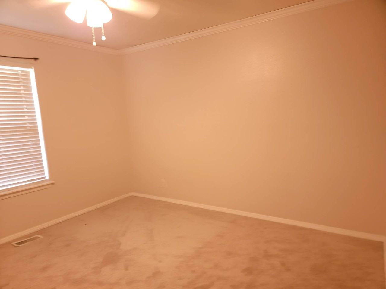 312 Rosanne St #1 - Photo 4 of 24